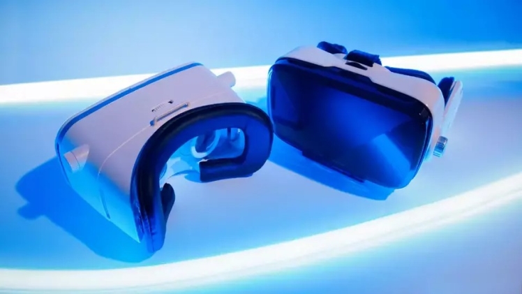 Sharper, Smoother, and More Comfortable: The Advantages of VR Lenses